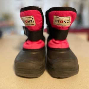 Stonz Girls Boots, Size 8